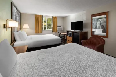 Super 8 by Wyndham Winona MN Hotel a 