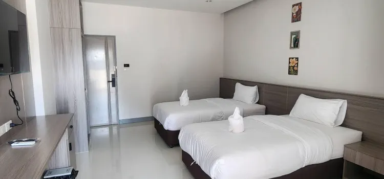 Deluxe Twin With Old Port View