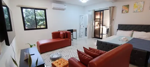 Stay at Diez R1, Queen Bed and Private Kitchen
