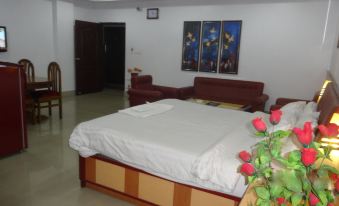 Hotel Durga - Housity