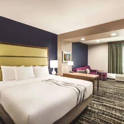 La Quinta Inn & Suites by Wyndham Baton Rouge - Port Allen Hotels near Three Roll Estate