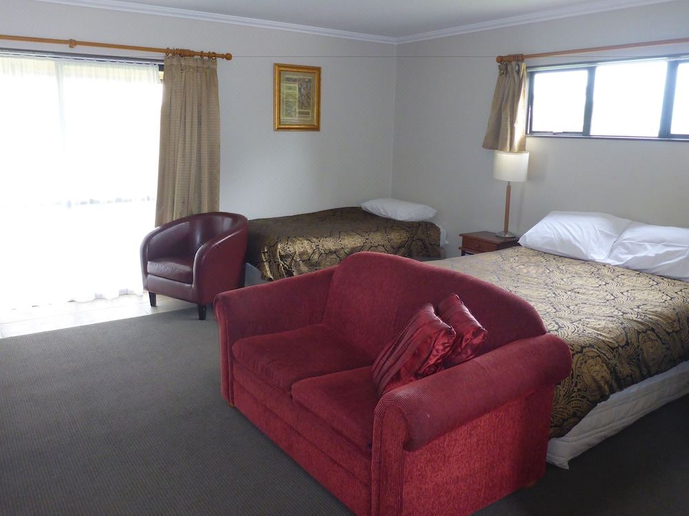 Westport Kiwi Holiday Park & Motels 1