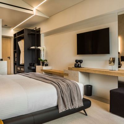 Deluxe Double Room, 1 Queen Bed with Sofa Bed, Sea View, Ground Floor
