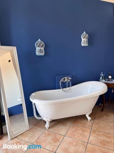 带阳台的豪华特大床套房