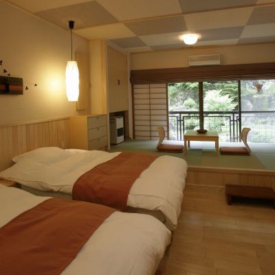 ◇Main Building 4th Floor◇ (Twin Bed + 3 Tatami) [Japanese-Western Room] [Non-Smoking] 登山電車で行く絶景露天風呂の宿　常盤館 クーポン
