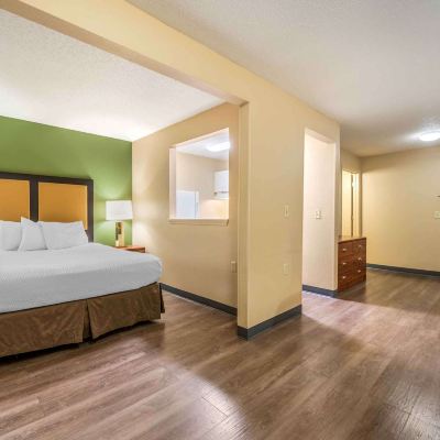 Deluxe Queen Studio with Sofa Bed-Non-Smoking Extended Stay America Suites - Evansville - East Promo Code