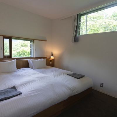 【冷蔵庫内ドリンクフリー】デラックスダブル│49平米・1ベッド・定員4名 箱根リトリート フォーレ クーポン