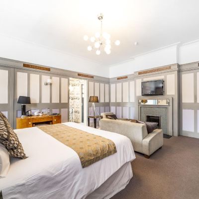 One-Bedroom Suite Rose and Crown Stoke Newington Promo Code