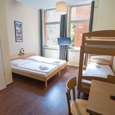 五床家庭房 阿卡瑪克羅伊茨貝格酒店及旅館優惠