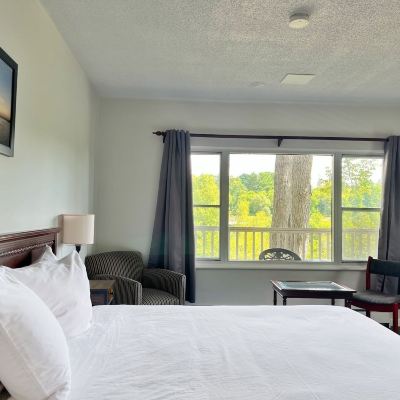 Premium Room, 1 King Bed (Muskoka River View, Has Balcony) Inn at The Falls Promo Code