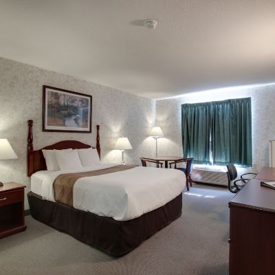 Queen Room-Non-Smoking Ramada by Wyndham Nisku Edmonton Airport Promo Code