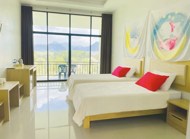 ห้องทริปเปิลซูพีเรียร์พร้อมทางลงสระว่ายน้ำ