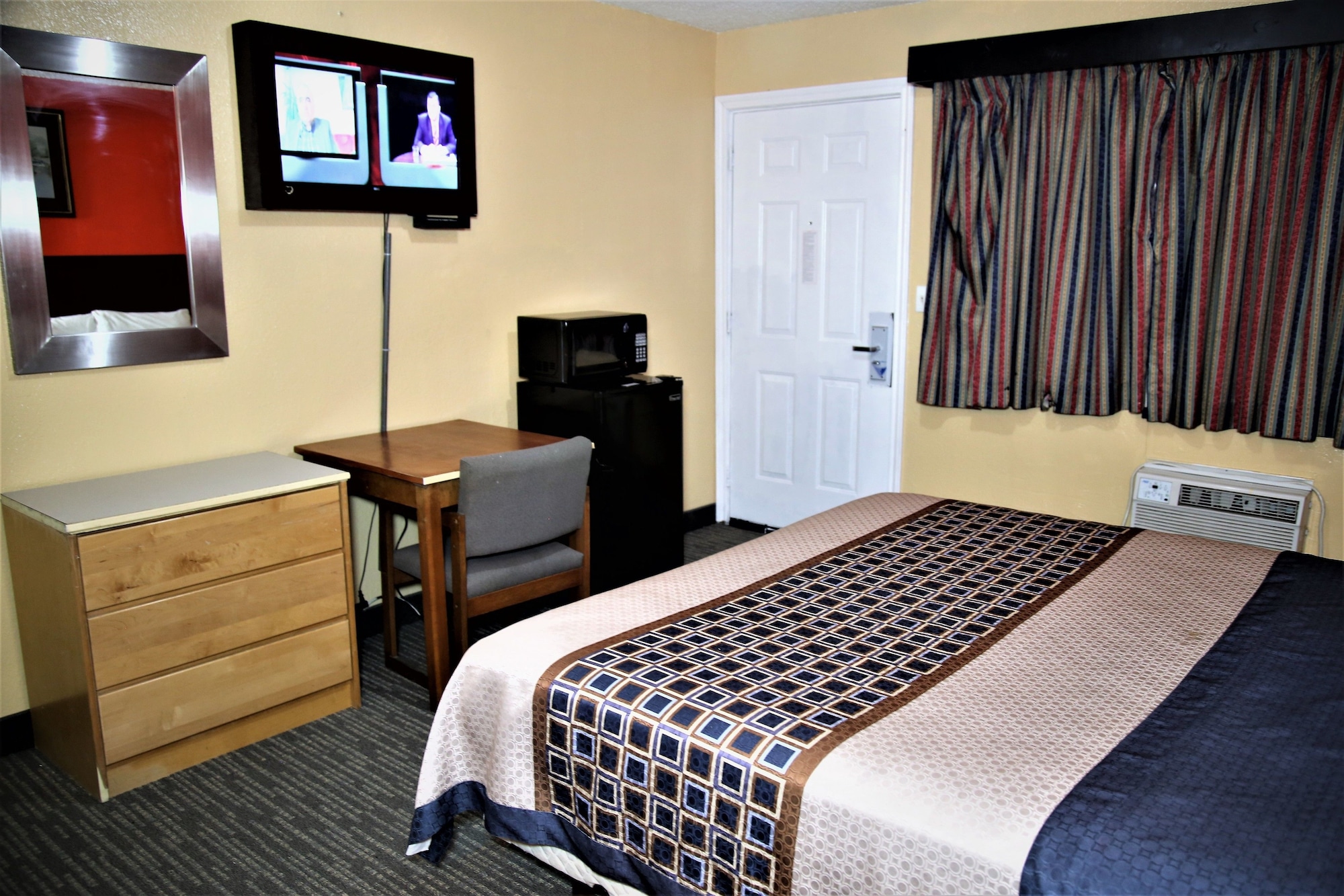 4 Star Motel, Los Angeles - 2026 Prices & Reviews | Trip.com