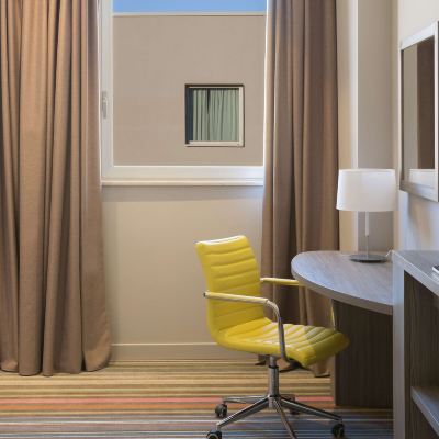 大床房（帶沙發） 東羅馬希爾頓歡朋酒店優惠