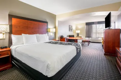 La Quinta Inn & Suites by Wyndham DFW Airport South / Irving Hotel a 