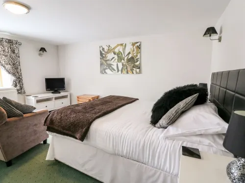 Triangle Inn Coachouse Hotels in Rhayader