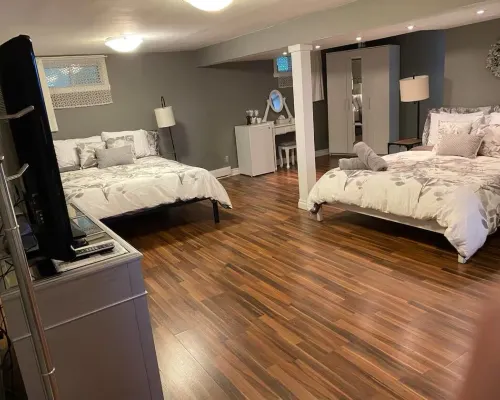 Ultra-clean basement apartment near Montreal airport! Hotels in Dorval