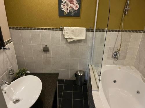 特大床间 - 带spa浴缸