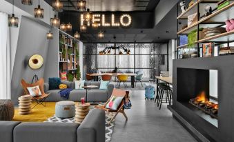 Moxy Lyon Airport - Housity