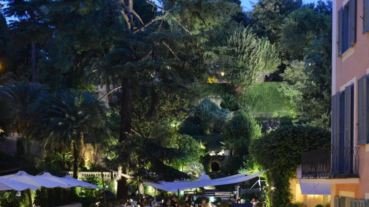 ロッコ フォルテ ホテル デ ルシー 食事・レストラン