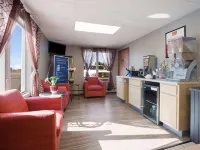 Econo Lodge Inn & Suites Hotels in Escanaba
