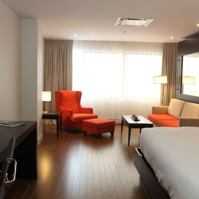 King Room with Murphy Bed Hotel Classique Promo Code