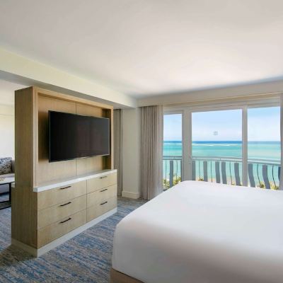Executive Suite, 1 King Bed with Sofa Bed, Ocean View