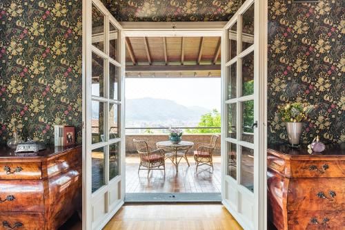 带露台的小型套房