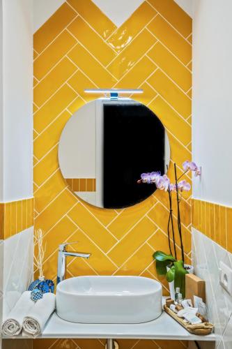 侧面海景豪华双人房