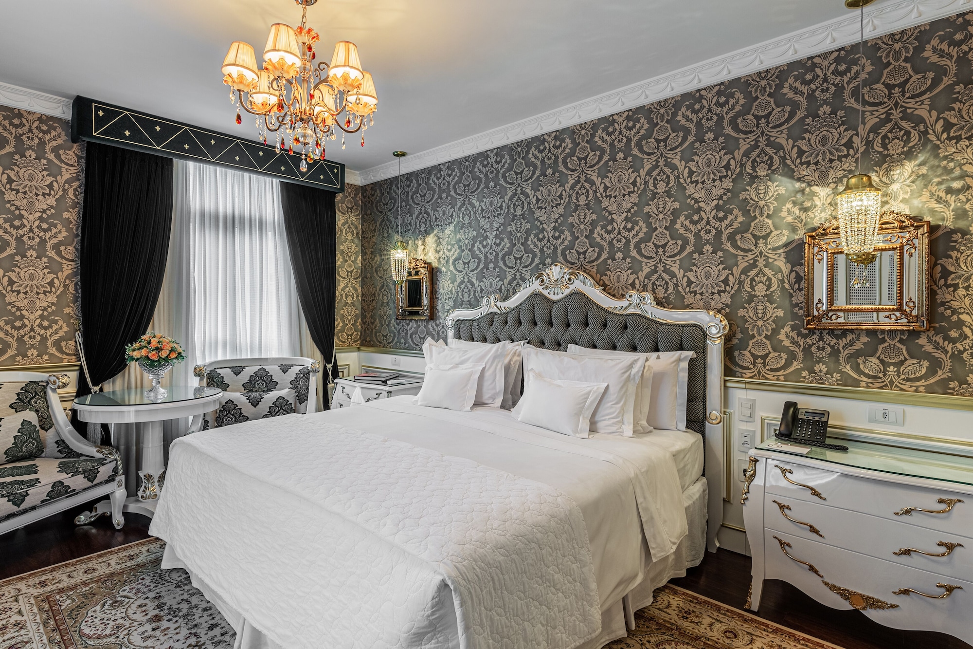 豪华宏伟套房（带按摩浴缸）