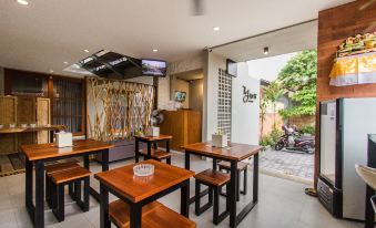 The Jero 18 Kuta Guest House