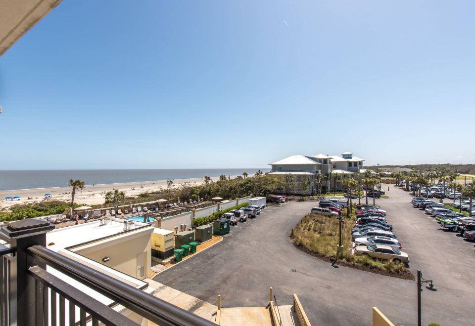 部分海景双大床房