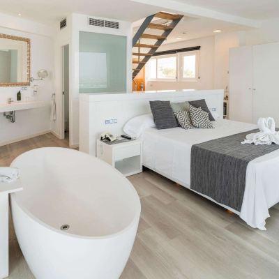 Deluxe Suite with Sea View Hotel Amic Horizonte Promo Code