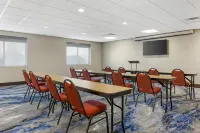 홀리데이 인 익스프레스 호텔 & 스위트 힐뷰 바이 IHG