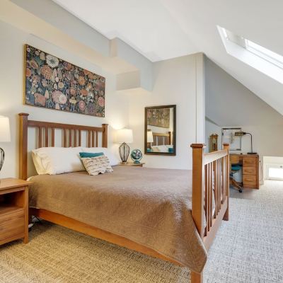 Classic Room, 1 Queen Bed, Non Smoking, Private Bathroom 50 Lincoln Short North B&B Promo Code