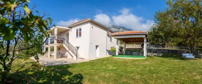 Uphill Glavanovic Villas Hotels in 