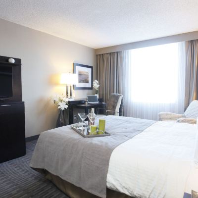 Premium Room, 1 Queen Bed, Business Lounge Access, Executive Level Pomeroy Hotel & Conference Centre Promo Code