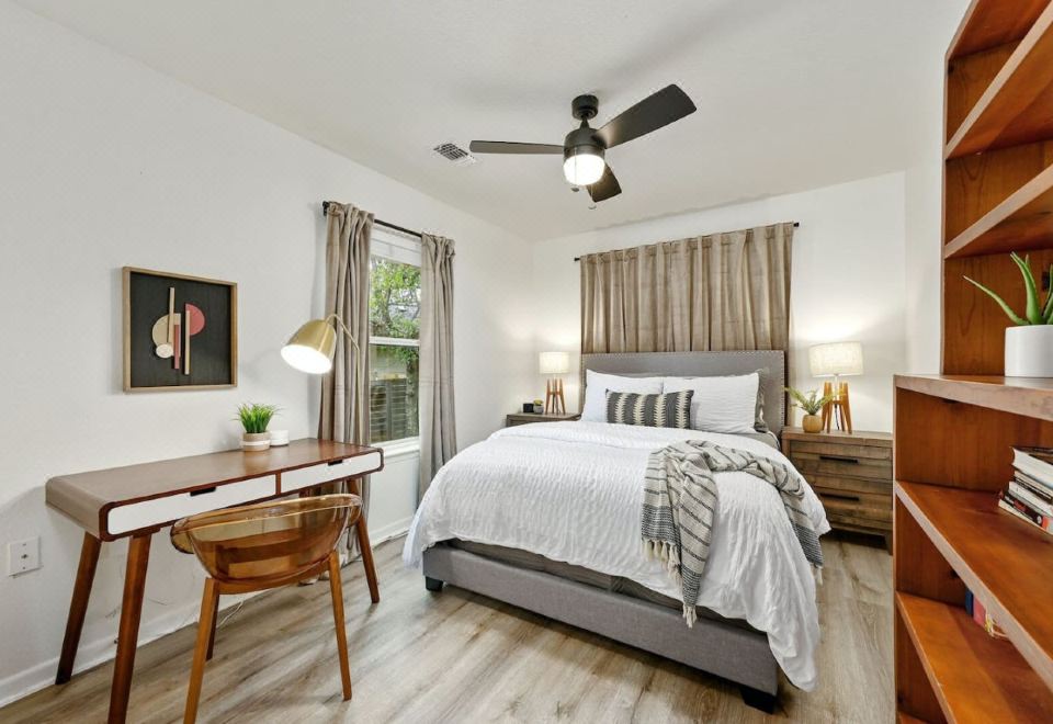Charming Oasis With Airstream And Fire Pit-Cozy Escape Under Oak Trees