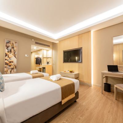 Deluxe Twin Room Kupon Glenmarie Hotel & Golf Resort