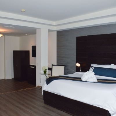 King Room with Steam Shower Sterling Inn & Spa Promo Code