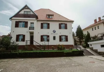 Republique Các khách sạn ở 