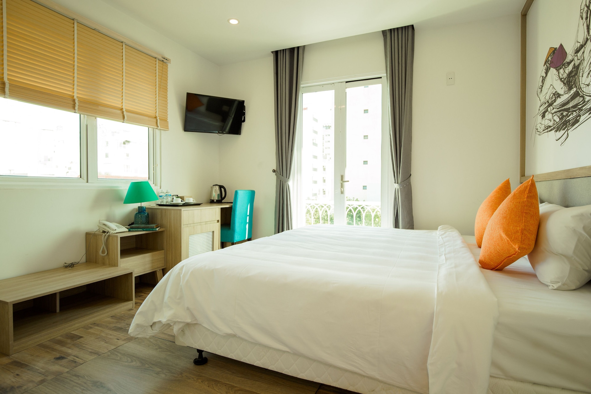 豪华特大床房（带阳台）