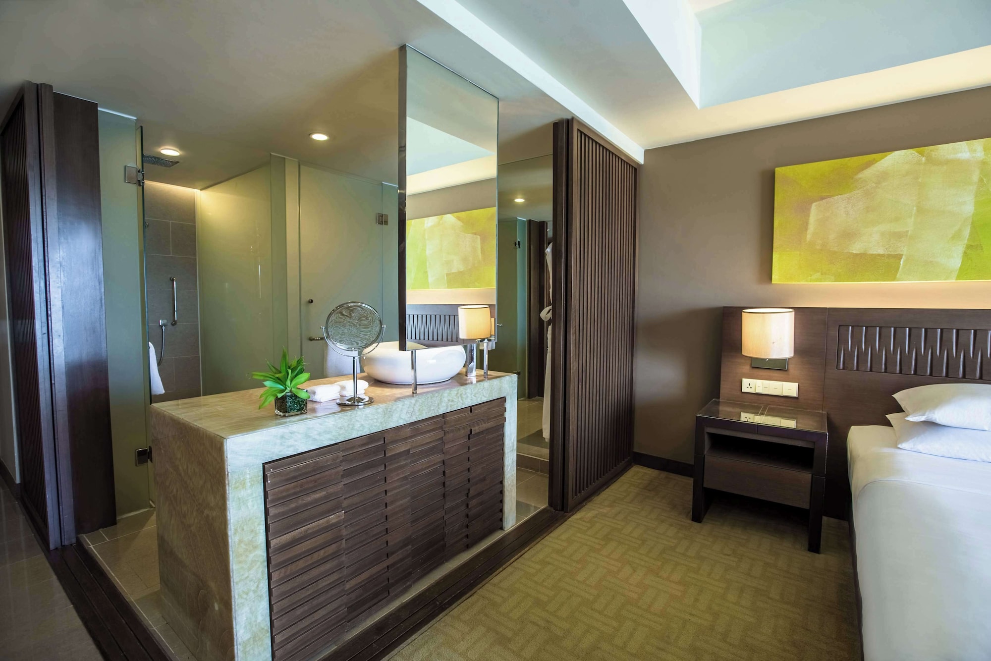 海景俱乐部特大床房