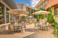 Lodge of Four Seasons Golf Resort, Marina & Spa Hotel a 