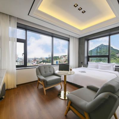 Corner Suite A (Automatically Assigned To The 10th Floor) Urban Promo Code