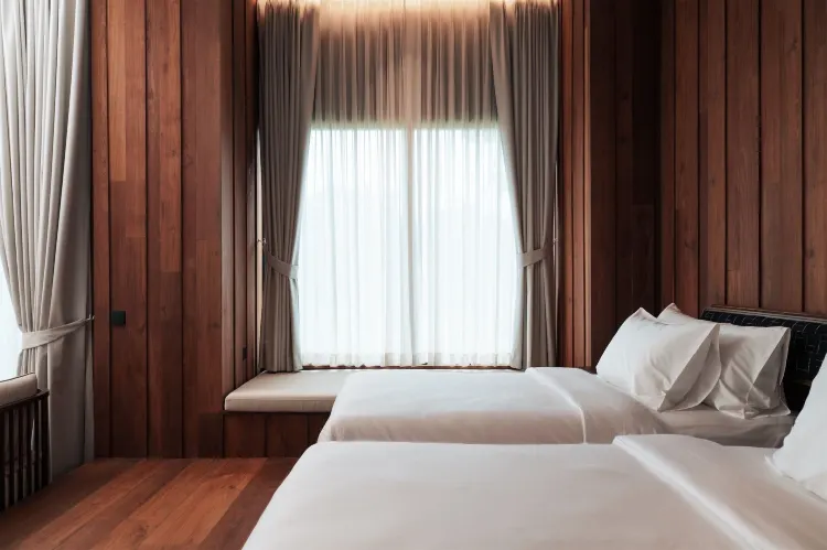 Studio Suite, 2 Twin Beds, Balcony, Garden View