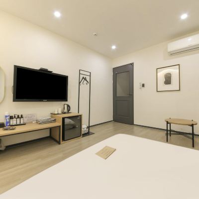 Korean-Style Room (Low Bed, Non-Smoking) 호텔야자 순천조례점 쿠폰