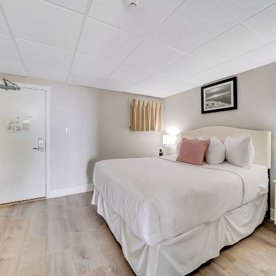 Queen Room With Patio Montreal Beach Resort Promo Code