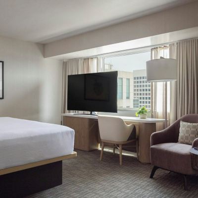 Superior Suite, 1 King Bed with Sofa Bed, Accessible, Mountain View (Roll in Shower) Hotel Murano Promo Code