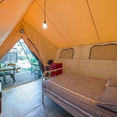 Glamping (Room Random Assignment, Shared Type)